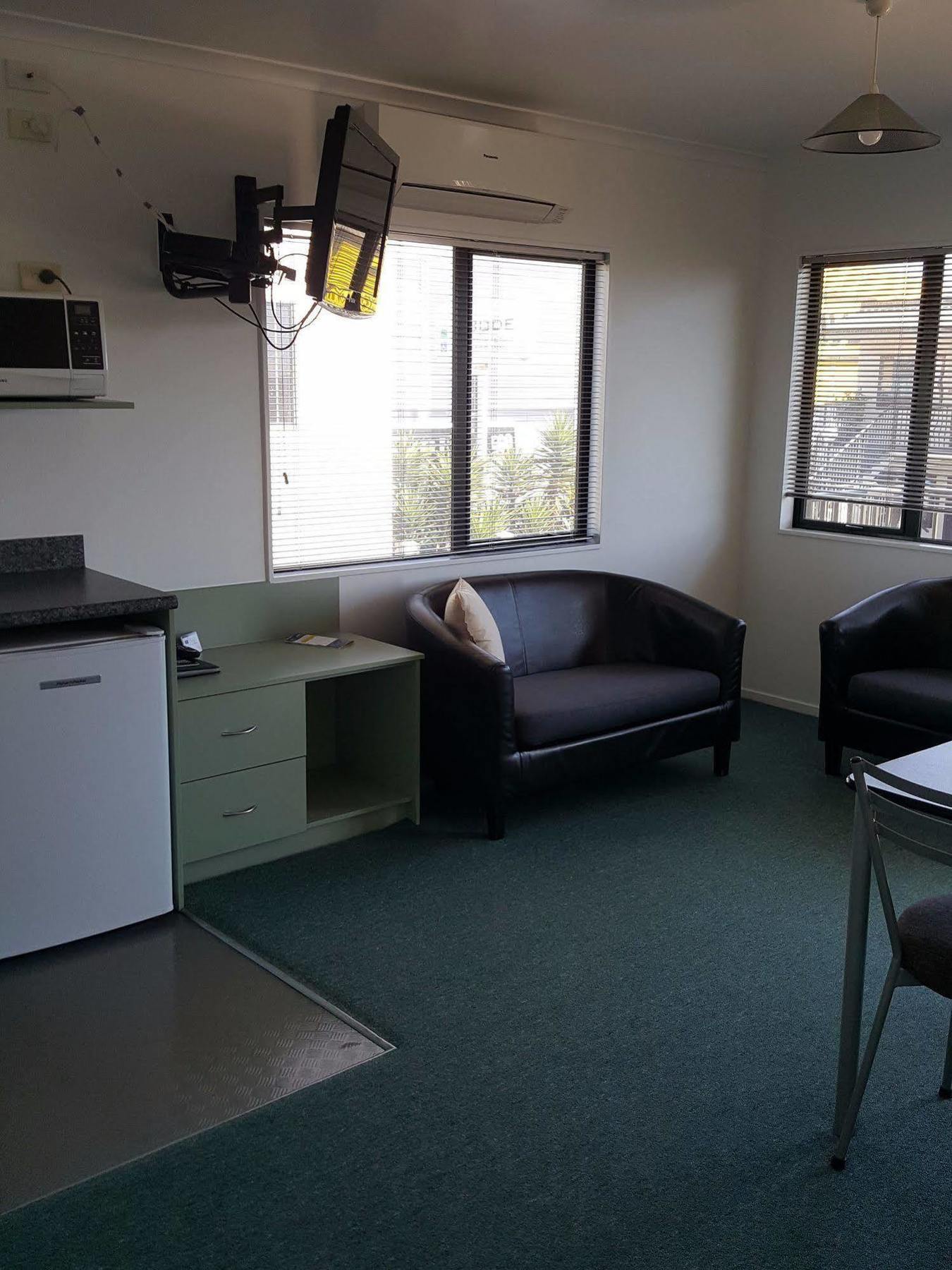Asure Abode On Courtenay Motor Inn New Plymouth Buitenkant foto