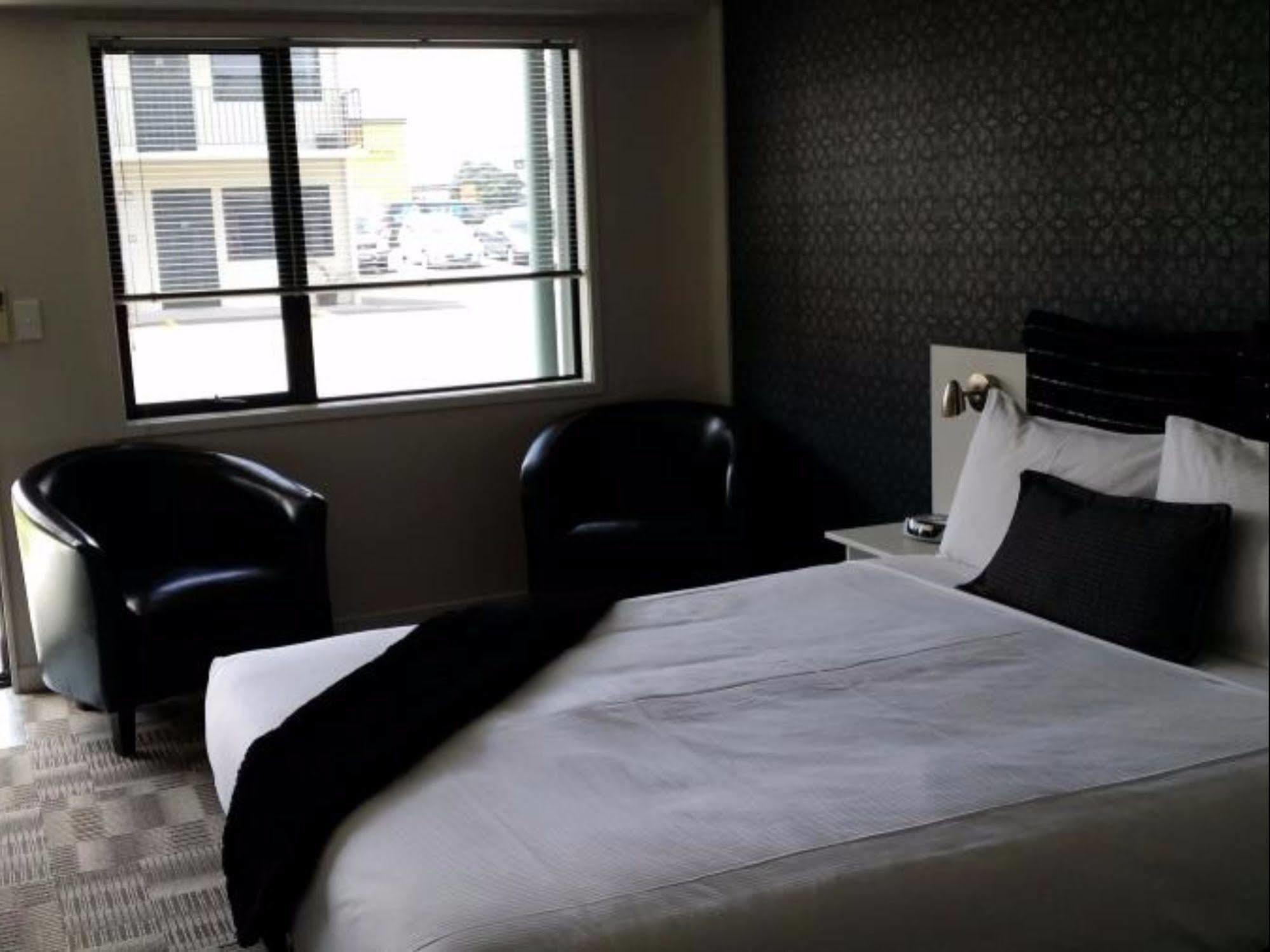 Asure Abode On Courtenay Motor Inn New Plymouth Buitenkant foto