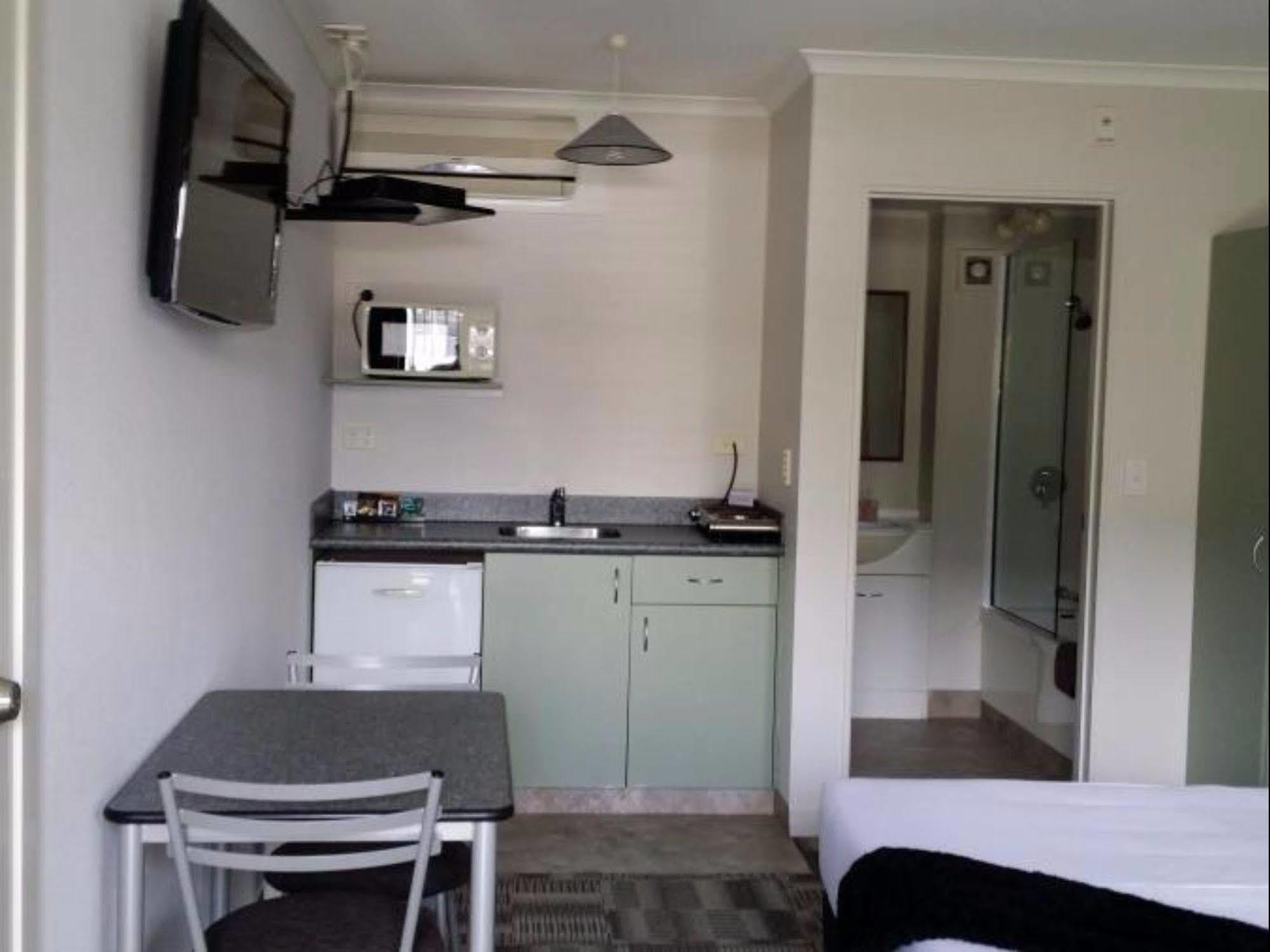 Asure Abode On Courtenay Motor Inn New Plymouth Buitenkant foto