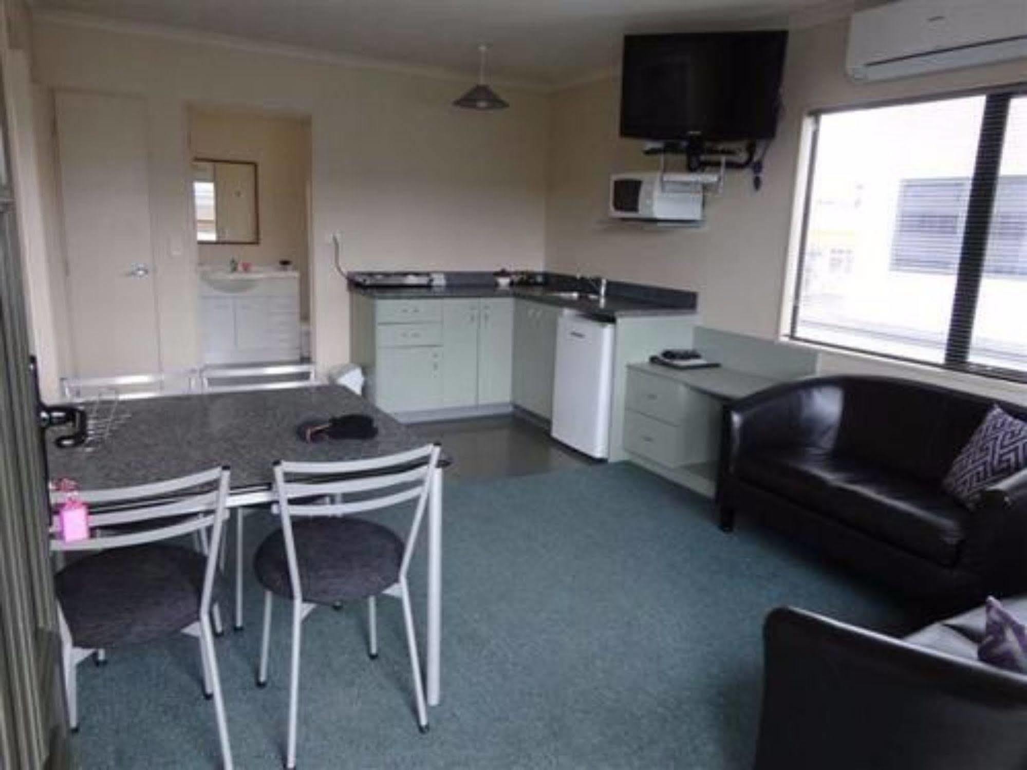 Asure Abode On Courtenay Motor Inn New Plymouth Buitenkant foto