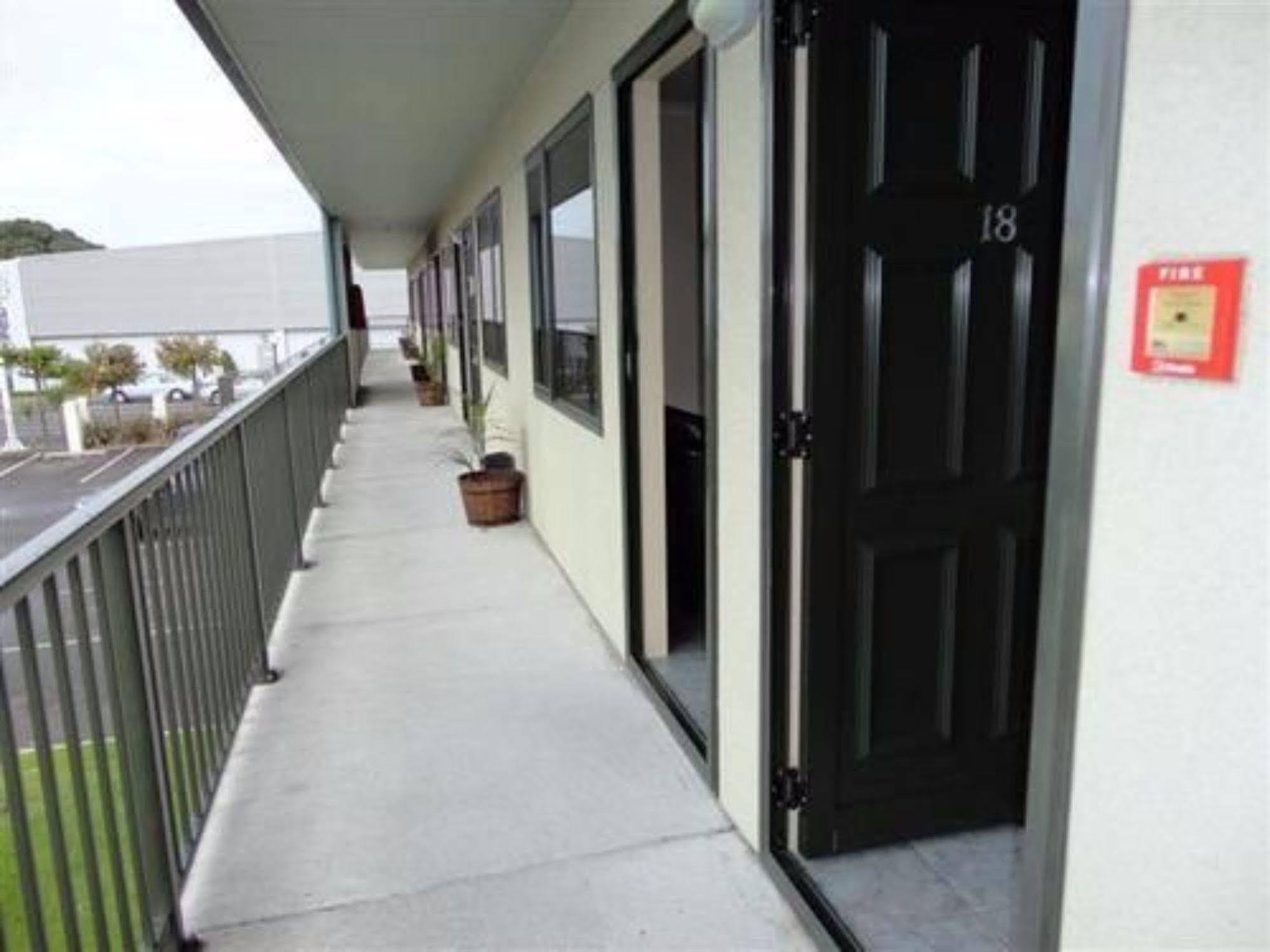 Asure Abode On Courtenay Motor Inn New Plymouth Buitenkant foto